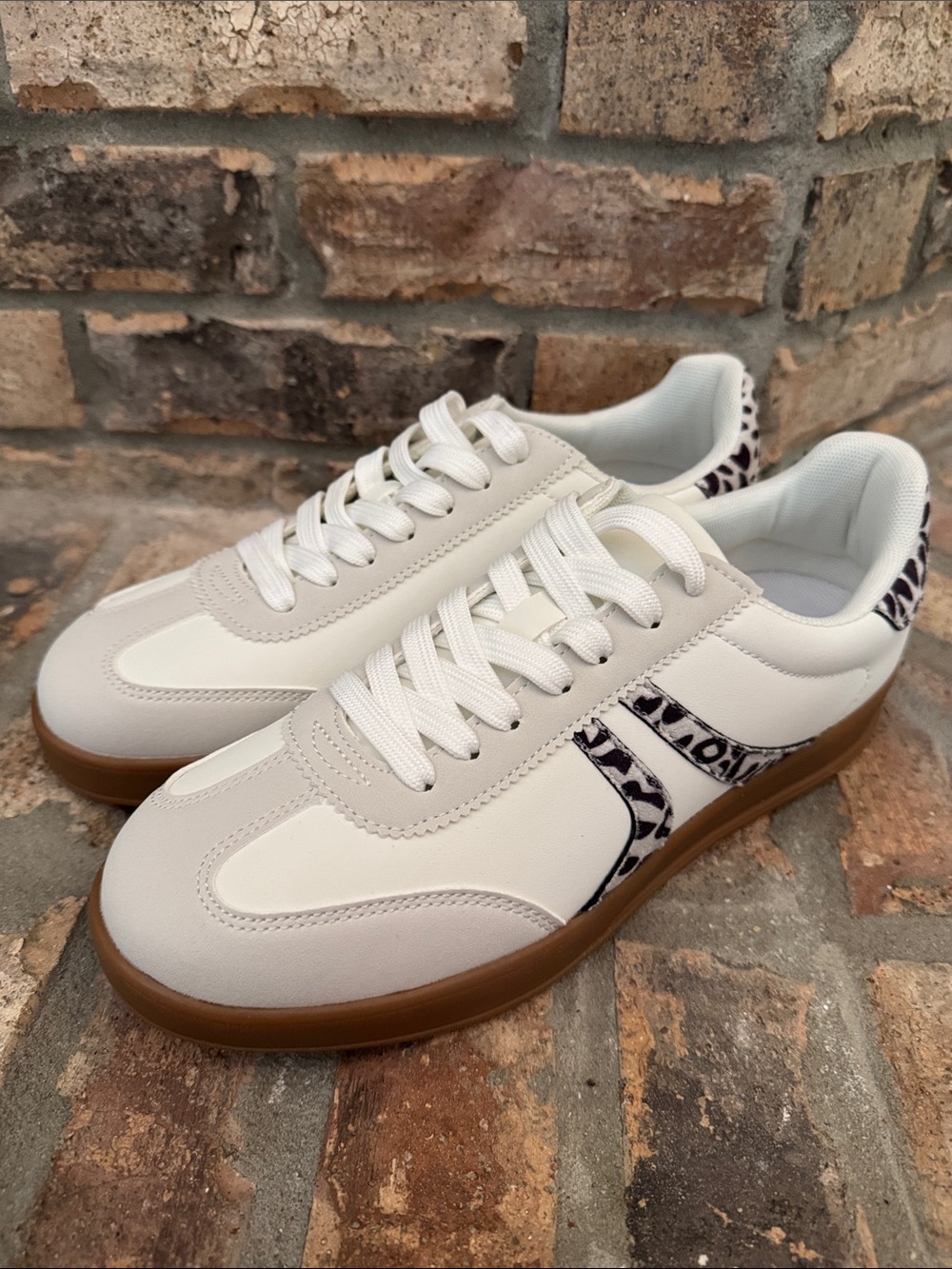Berness Women's White Sneakers with Gum Sole and Leopard Accent Sz 10